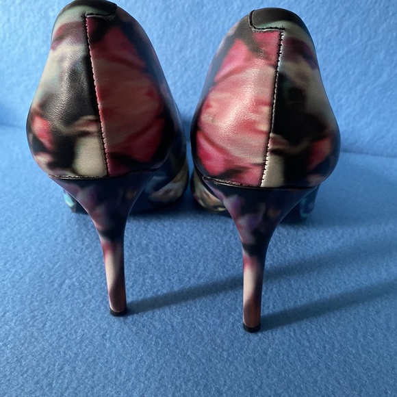 Nine West Floral Pumps   Size 7 - Picture 5 of 6
